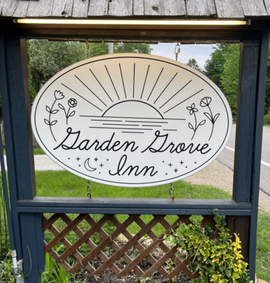 Garden Grove Inn Sign